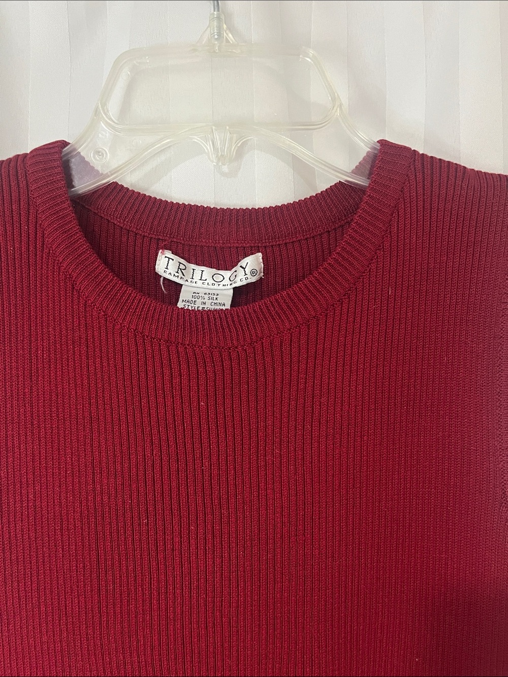 TRILOGY Women’s 100% Silk Deep Red Sleeveless Knit Top - Picture 5 of 7